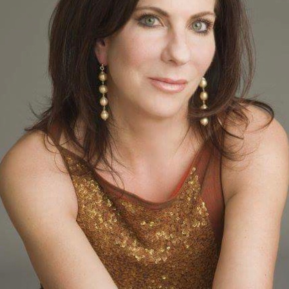 Meet your Posher, Paula - Picture 1 of 2